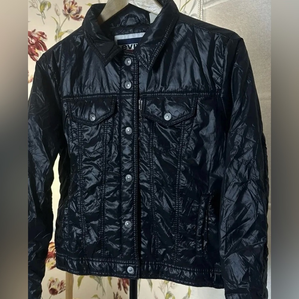 LEVIS women’s original black puffer jacket